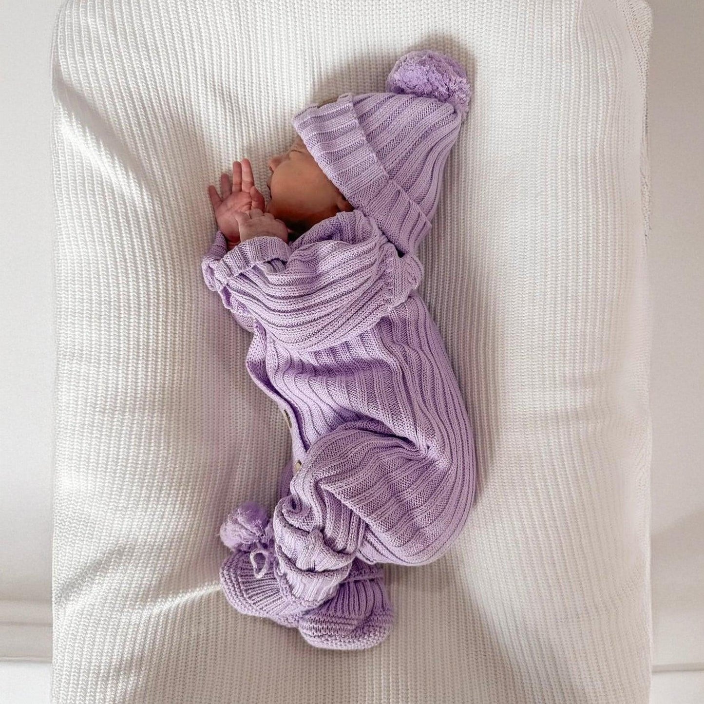 Mumi Box a Costine – Set 3 Pezzi (Tutina-Cappellino-Stivaletti)🤍🤎💜