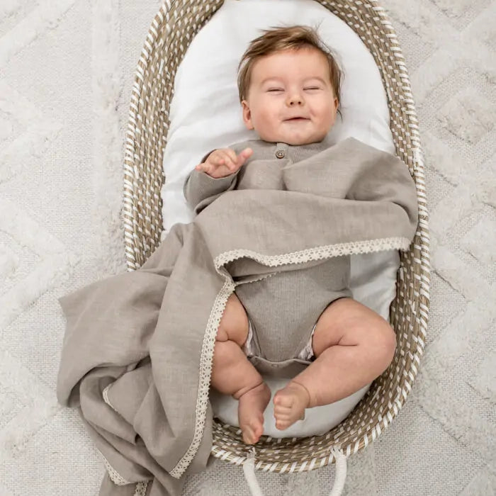 Swaddle in lino con pizzo
