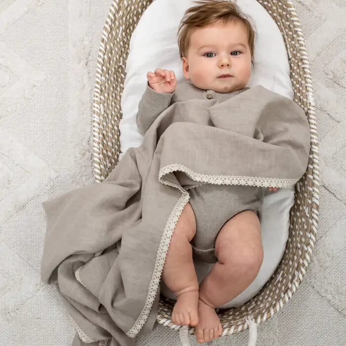 Swaddle in lino con pizzo