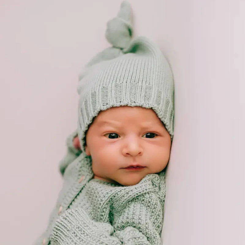 Cappello con nodo neonato